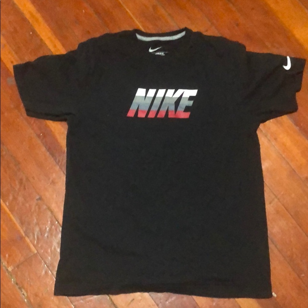 Nike size L colorway T-shirt